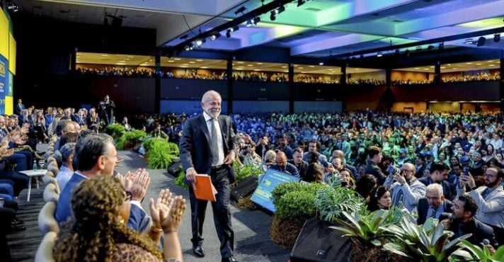 Lula é vaiado na abertura da Marcha dos Prefeitos