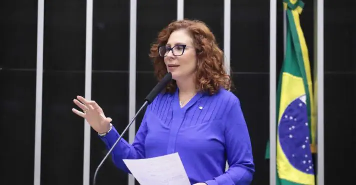 Carla Zambelli aciona CGU para acessar documentos sigilosos sobre R$ 600 bilhões em verbas