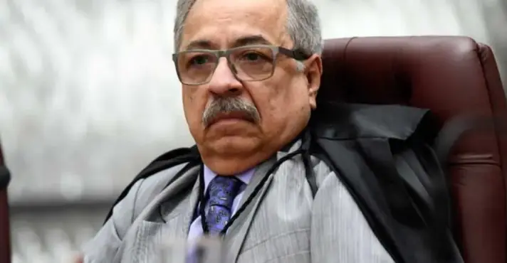 Ministro do STJ repassou quase R$ 900 mil a ex-chefe de gabinete investigado pela PF