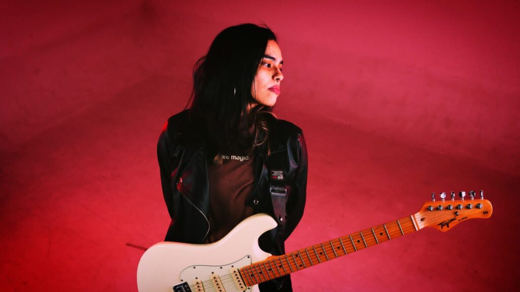 Milena Melo lança clipe neste domingo (1º) na Casa Noise; entrada é gratuita