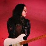 Milena Melo lança clipe neste domingo (1º) na Casa Noise; entrada é gratuita