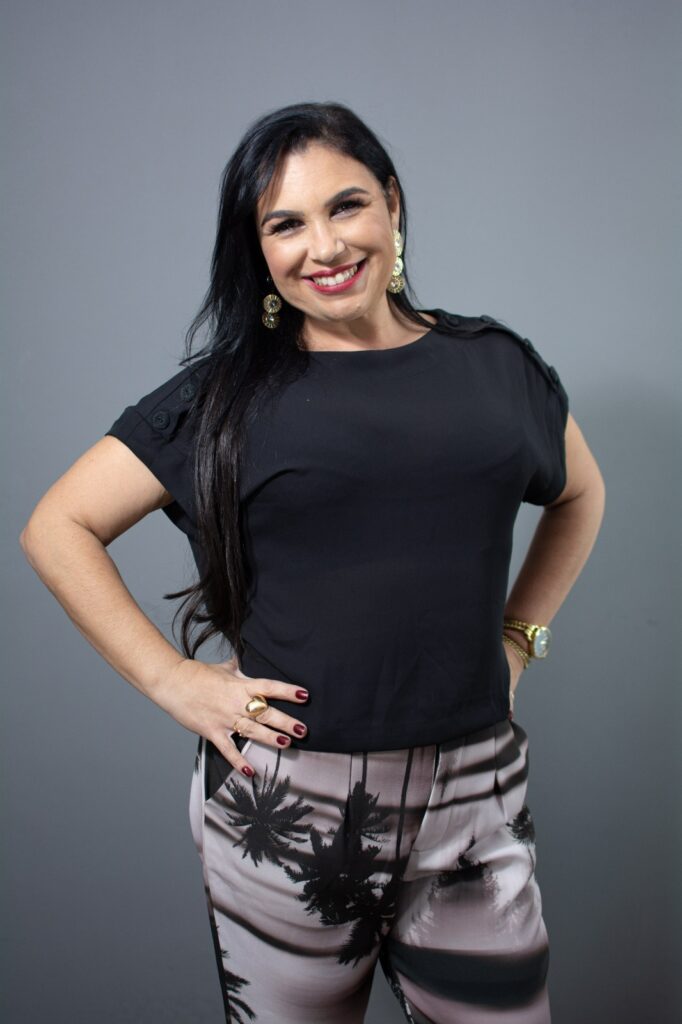 Fonoaudióloga é homenageada como empreendedora do ano em Feira de Santana