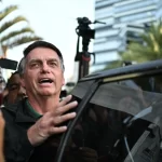 Jair Bolsonaro nega ter falado com Eduardo sobre sanções