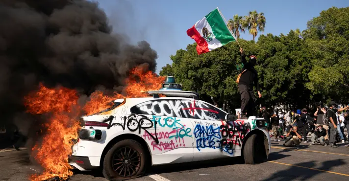 Trump aciona Guarda Nacional, e protestos se intensificam em Los Angeles