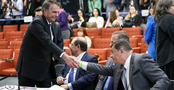 ‘Golpe nunca existiu’, afirma Bolsonaro ao chegar ao STF