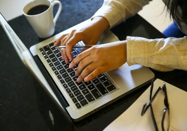 Novas regras para trabalho em feriados entram em vigor em julho e exigem acordo com sindicato