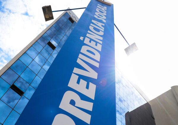 Governo usará recursos do Tesouro para ressarcir aposentados vítimas de fraude no INSS