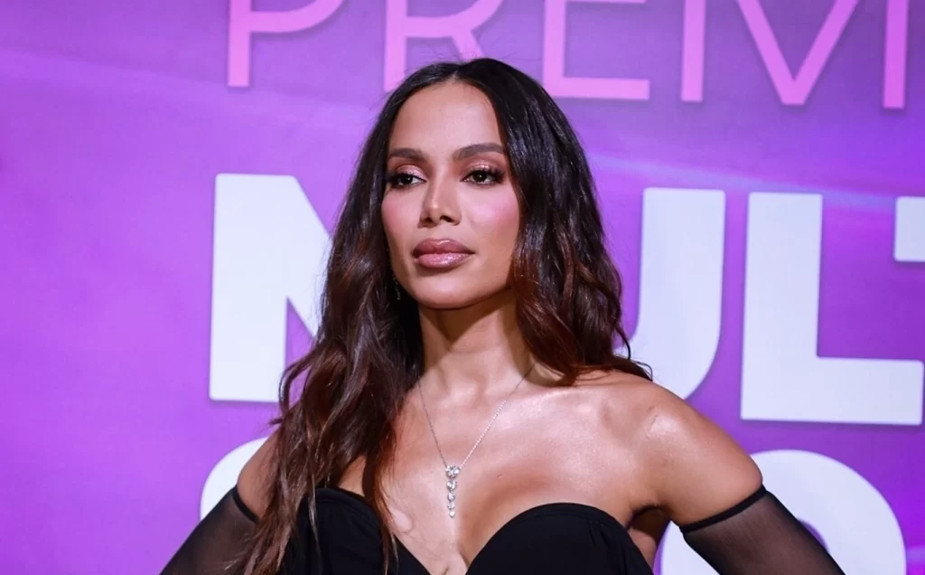 Anitta revela estar com “infecção bacteriana grave” e cancela show