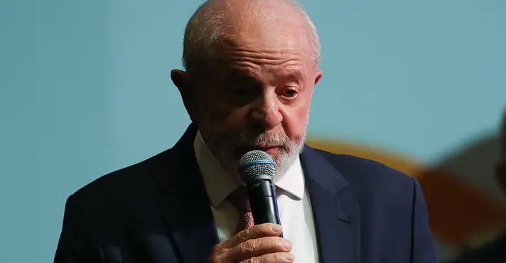 Lula defende aumento do IOF e critica Congresso: ‘Não dá para ceder toda hora’