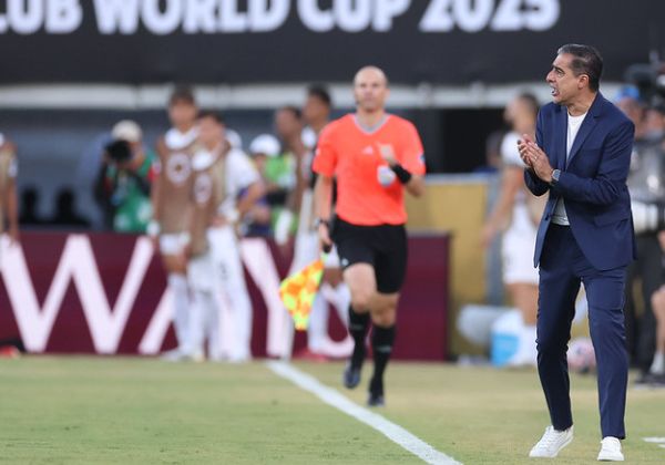 Botafogo foi perfeito taticamente, diz Paiva após vitória sobre o PSG