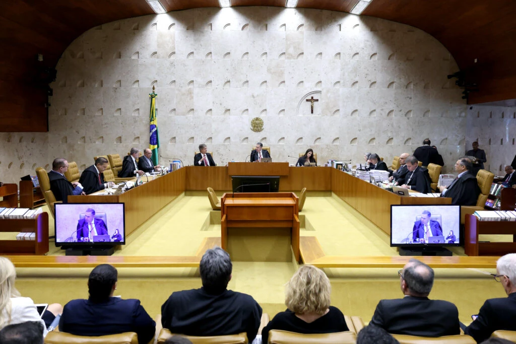Por 8 votos a 3, STF decide pela regulamentação das redes sociais