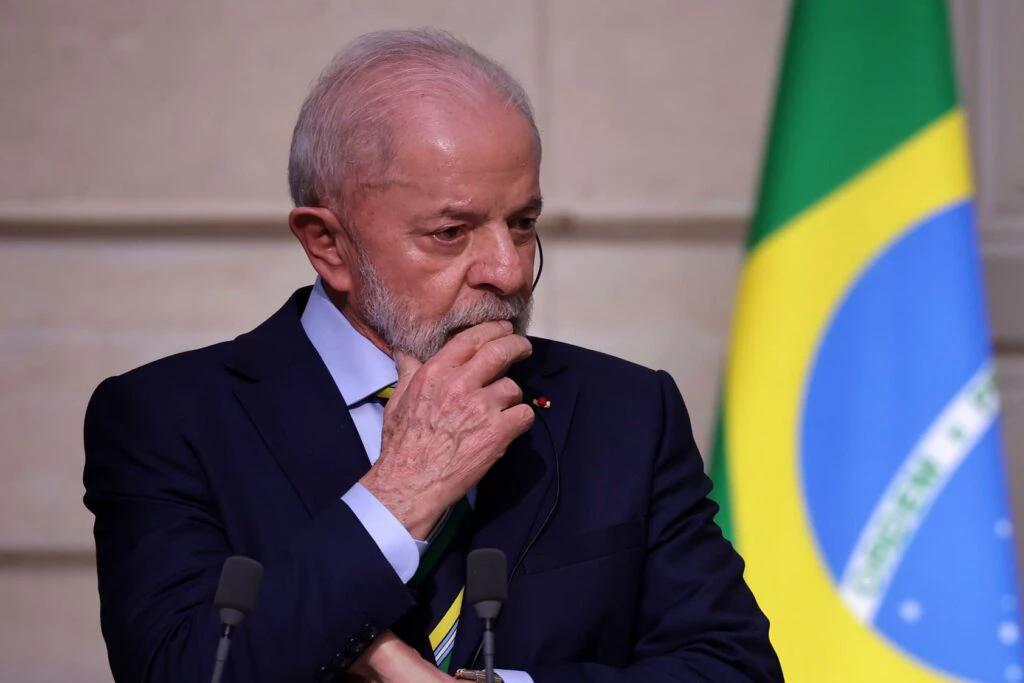 Após críticas, Lula não vai se hospedar em hotel na Argentina