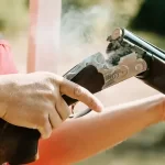 Senado aprova projeto que libera uso de armas contra invasores