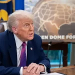 Trump assina decreto que adia retomada de tarifaço para 1º de agosto