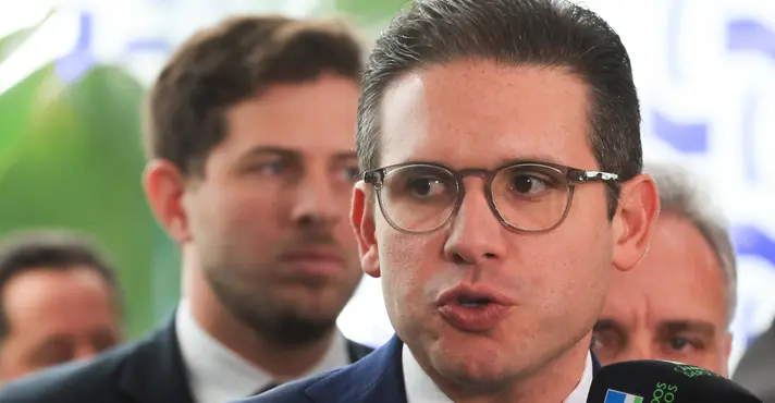 Câmara muda postura e prioriza pautas da oposição depois de veto de Lula