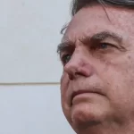 ‘Quem enfrenta o sistema está sendo punido, silenciado e isolado’, diz Bolsonaro