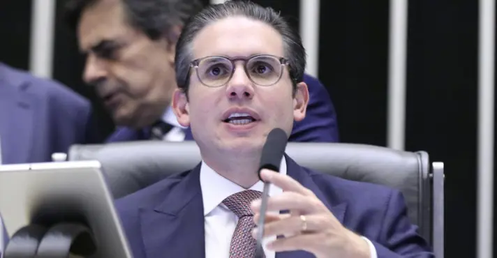 Motta proíbe reuniões de comissões no recesso da Câmara