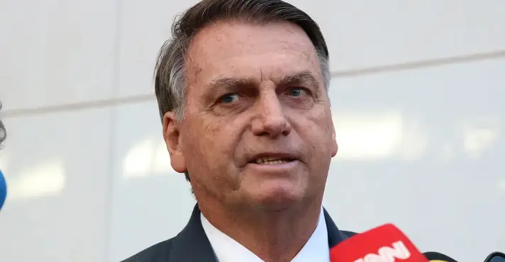 Bolsonaro evita imprensa na sede do PL: ‘Infelizmente não posso conversar com vocês’