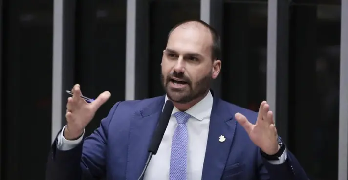 Lei Magnitsky contra Alexandre de Moraes está ‘mais perto do que nunca’, diz Eduardo Bolsonaro