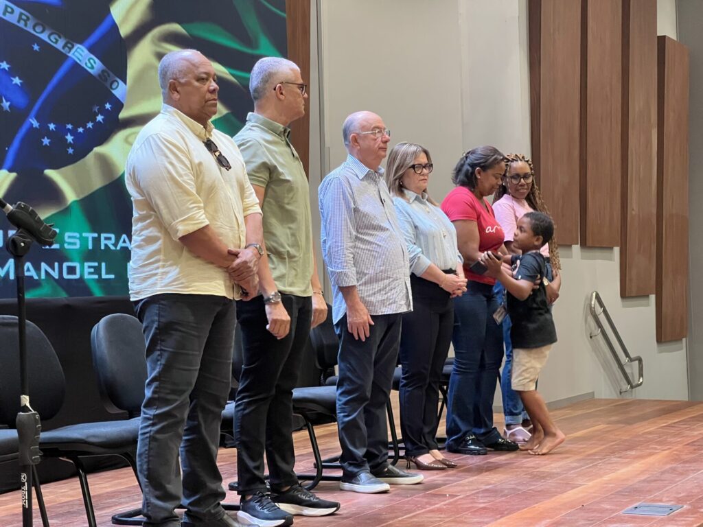 Feira de Santana nomeia 450 cuidadores para reforçar inclusão nas escolas municipais