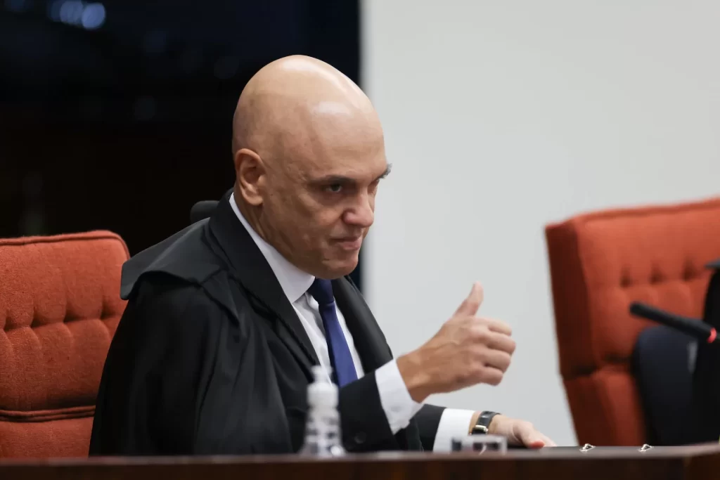 Maioria do STF se negou a assinar carta a favor de Moraes, diz site