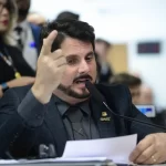 Moraes ordena, e Marcos do Val vai usar tornozeleira eletrônica