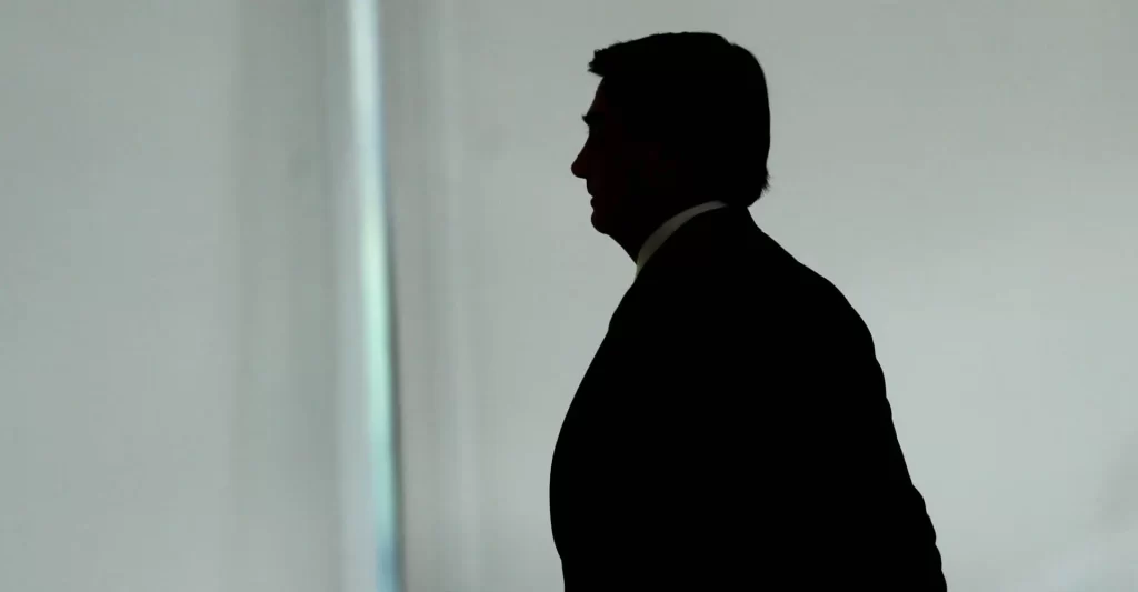 Defesa diz que Bolsonaro não descumpriu medidas e contesta prisão domiciliar