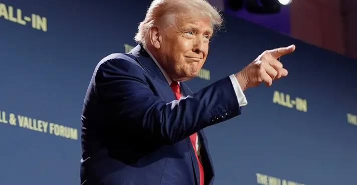 Trump anuncia tarifa de 100% sobre semicondutores importados