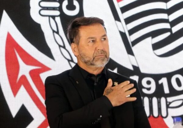 Augusto Melo sofre impeachment e não é mais presidente do Corinthians