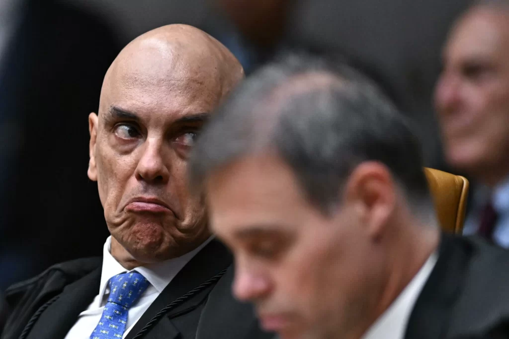 Oposição entregará dossiê contra Moraes a embaixadores