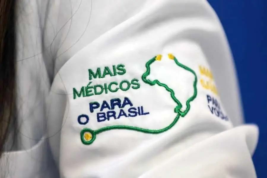 ‘Programa Mais Médicos fragilizou o SUS’, afirma presidente do CFM