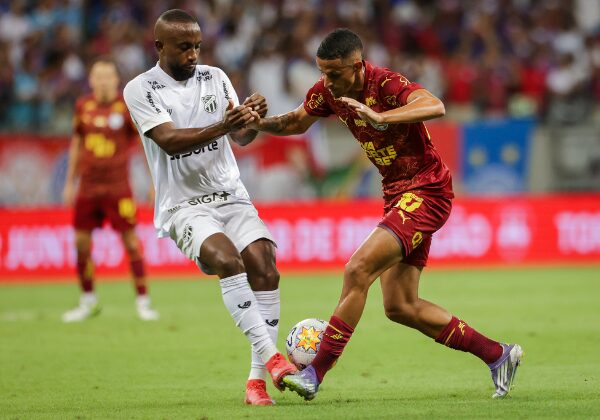 Com gol nos acréscimos, Bahia elimina Ceará e segue em busca do penta