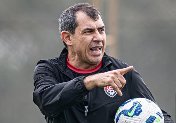 Fábio Carille é demitido do Vitória após goleada humilhante por 8 a 0