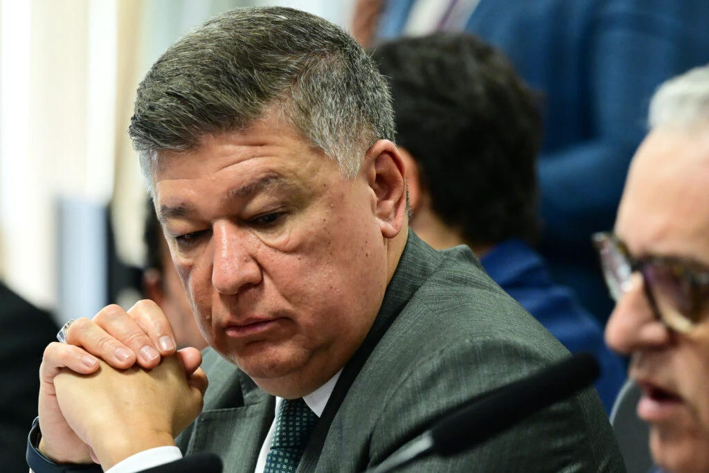 Oposição faz acordo com governo e evita convocar irmão de Lula