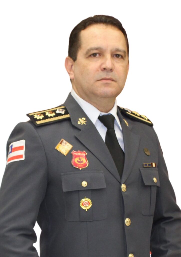 Sessão especial em Feira de Santana homenageia bombeiros militares que retornaram à ativa após aposentadoria