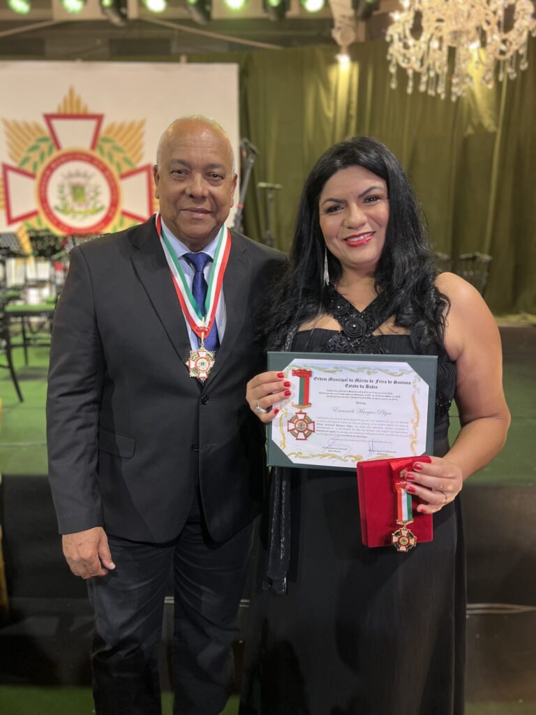 Joilton Freitas e Manu Pilger são homenageados na Ordem Municipal do Mérito em Feira de Santana