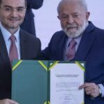 União Brasil avalia expulsar ministro Celso Sabino se ele permanecer no governo Lula