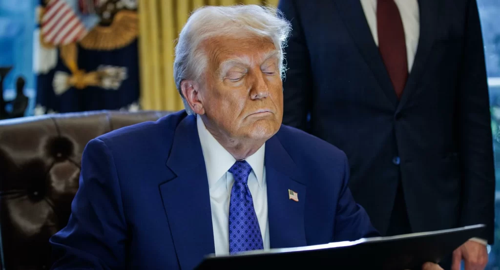 Donald Trump convoca reunião às pressas com líderes militares