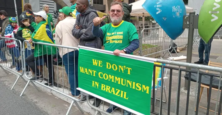 Reaja, Brasil: Manifestantes começam a ocupar a Avenida Paulista