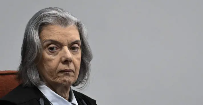 STF retoma julgamento de Bolsonaro com voto de Cármen Lúcia