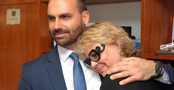 Ex-mulher de Bolsonaro diz que teve o CPF suspenso