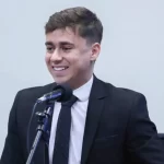 ‘Gritar sem anistia é fácil…difícil é saber quem você é sem a Sandy’