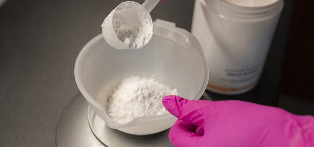 Anvisa proíbe venda de suplementos irregulares como whey, chá verde e creatina