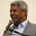 Jerônimo oficializa empréstimo de R$ 800 milhões para recuperar rodovias baianas