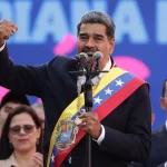 Maduro assina decreto de comoção externa diante de “ameaças”