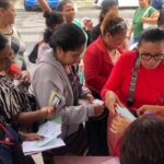 Outubro Rosa mobiliza cerca de 2 mil mulheres em Feira de Santana no primeiro dia da campanha
