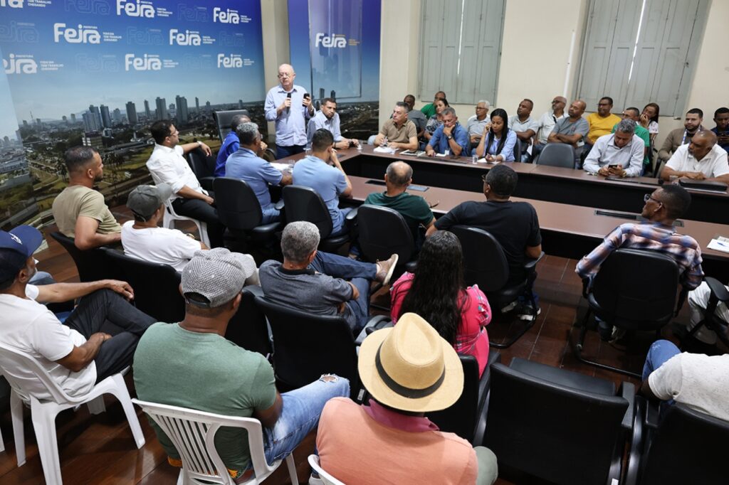 Prefeitura de Feira leva iluminação de LED para três distritos