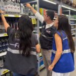 Fiscalização conjunta entre Secretaria de Saúde e Procon verifica venda de bebidas destiladas em Feira