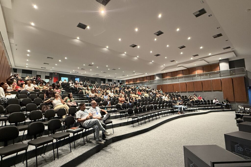 Secretaria de Educação realiza formação para 50 novas escolas que receberão carrinhos com tecnologia 3D