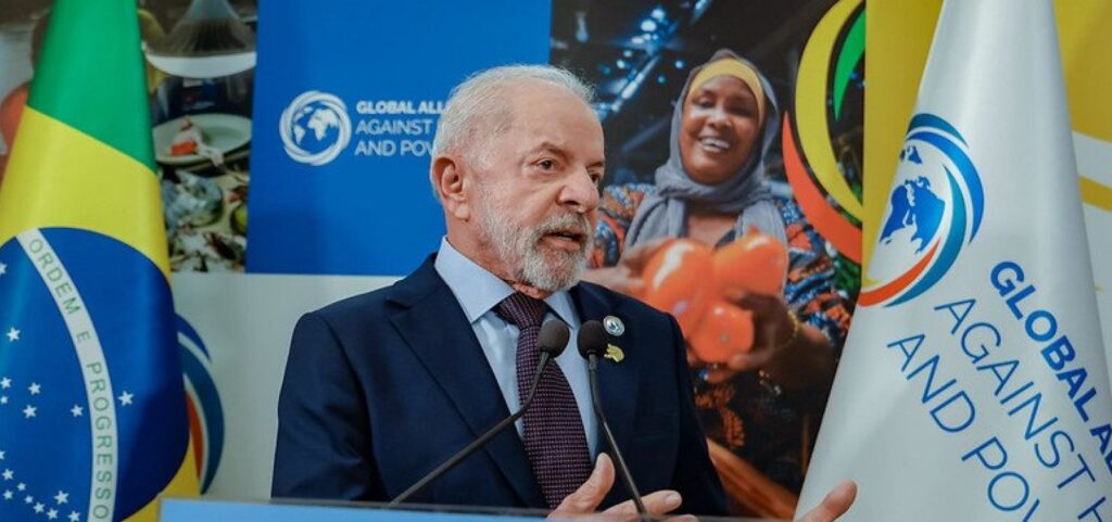 Lula é aconselhado por ministros do STF a indicar nome firme e moderado para vaga de Barroso